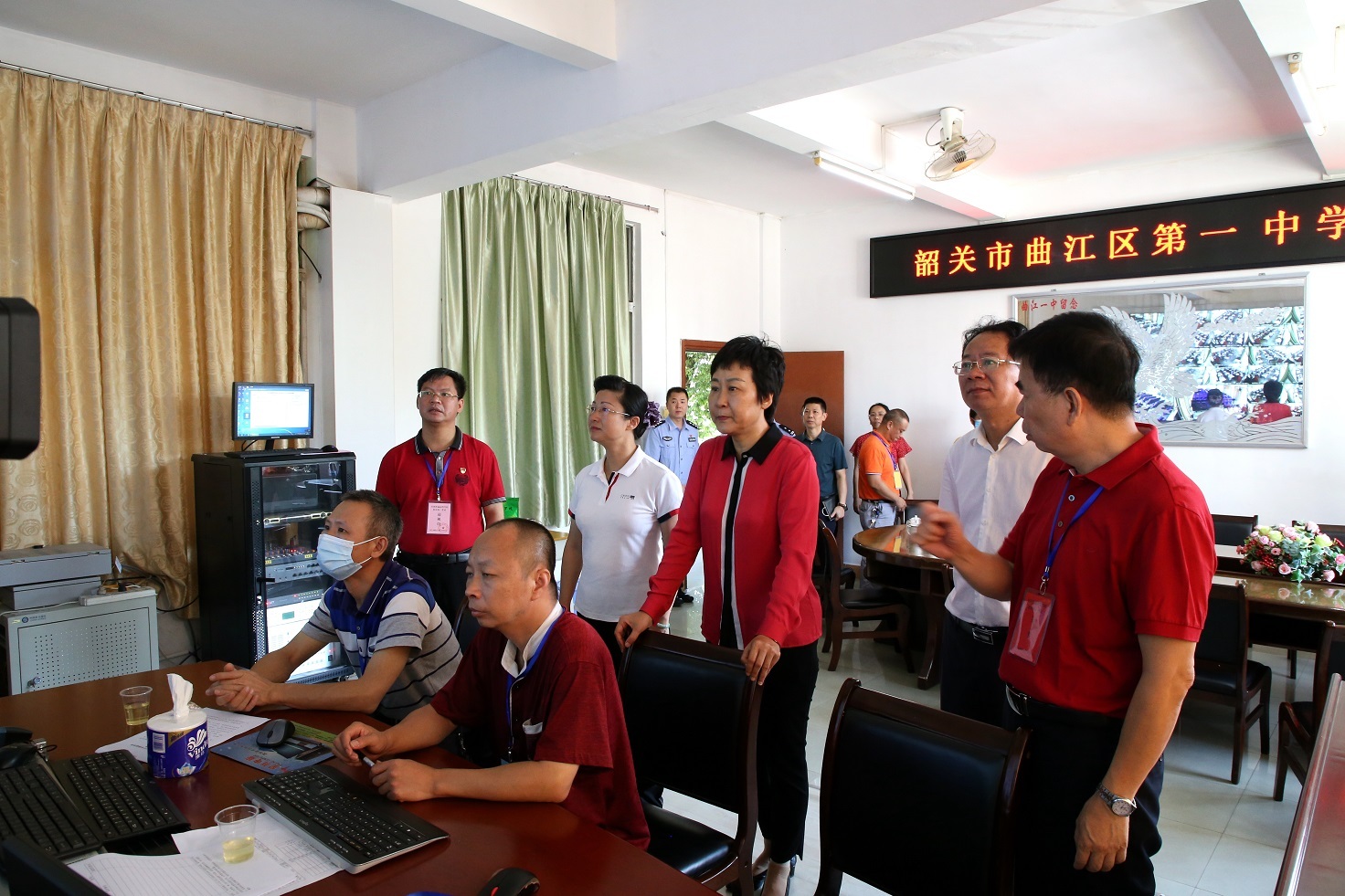 曲江区委书记罗海俊率队调研指导全区高考工作情况。