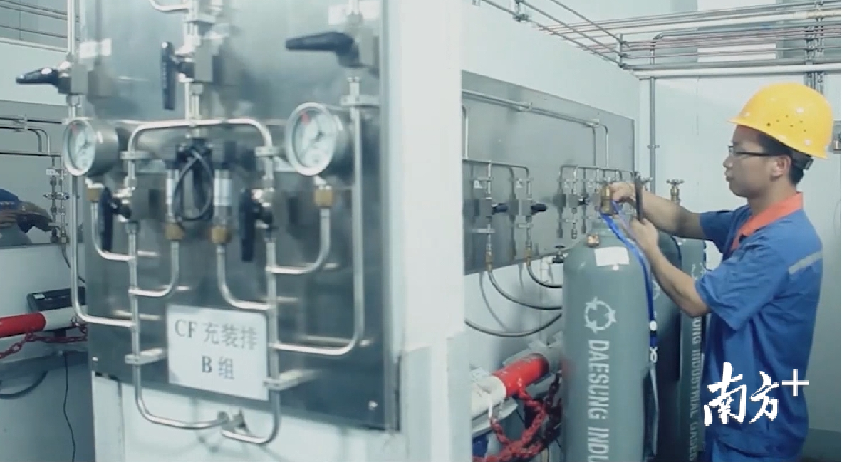 华特气体生产车间。企业供图 华特气体生产车间。企业供图