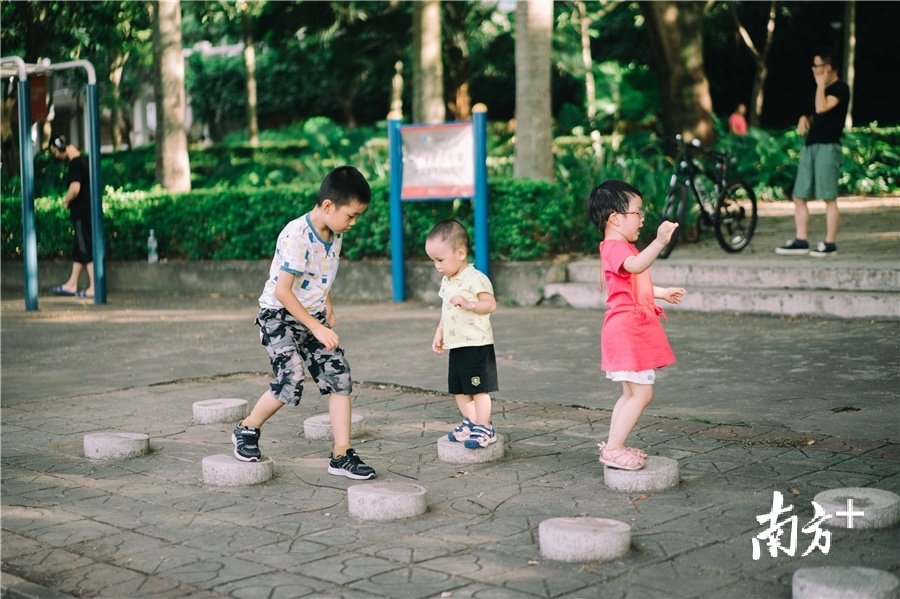 滨江公园。 滨江公园。