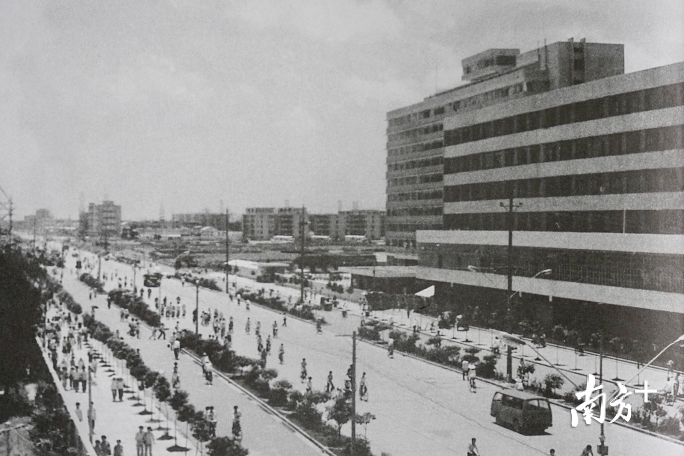 通往特区的红旗东路。即如今的金砂路。杨立轩 翻拍