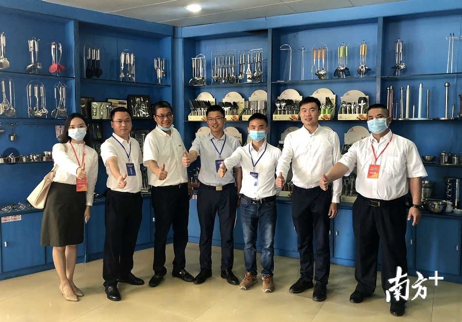 “百名博士进江城”是江城区破解粤东西北地区“引才难”困境的一项重要举措。