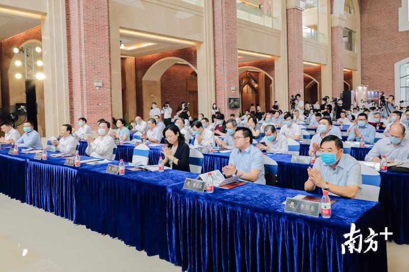 7月7日，一批总投资额近百亿元的重磅项目落户广东金融高新区。广东金融高新区供图