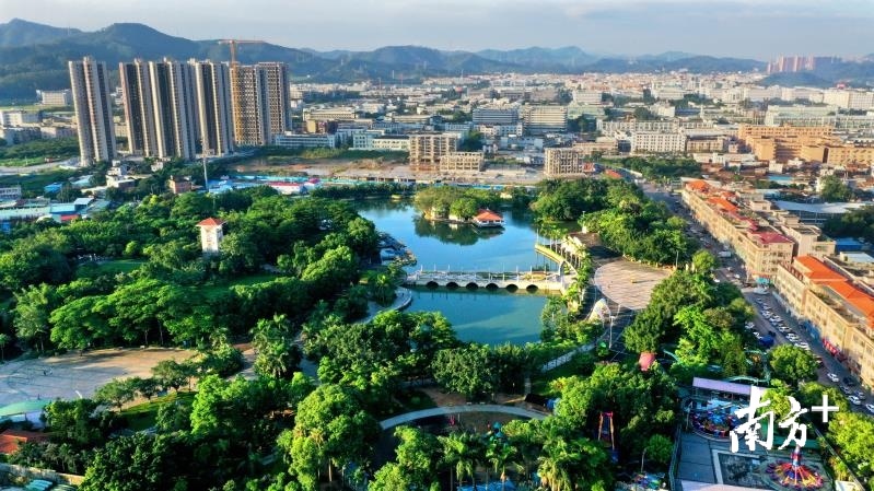 黄江公园提升了黄江的城市品质。李鄂 摄 黄江公园提升了黄江的城市品质。李鄂 摄