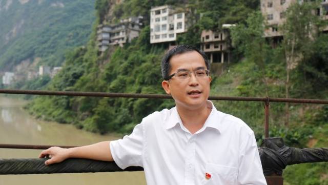 扶贫群像：用脚步丈量乌蒙山，踏出致富路