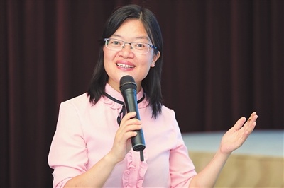 戴燕萍老师做客“德行珠海·亲子讲堂”。(疫情期间,为减少人员聚集,“德行珠海·亲子讲堂”讲座采取线上方式开展) 戴燕萍老师做客“德行珠海·亲子讲堂”。(疫情期间,为减少人员聚集,“德行珠海·亲子讲堂”讲座采取线上方式开展)