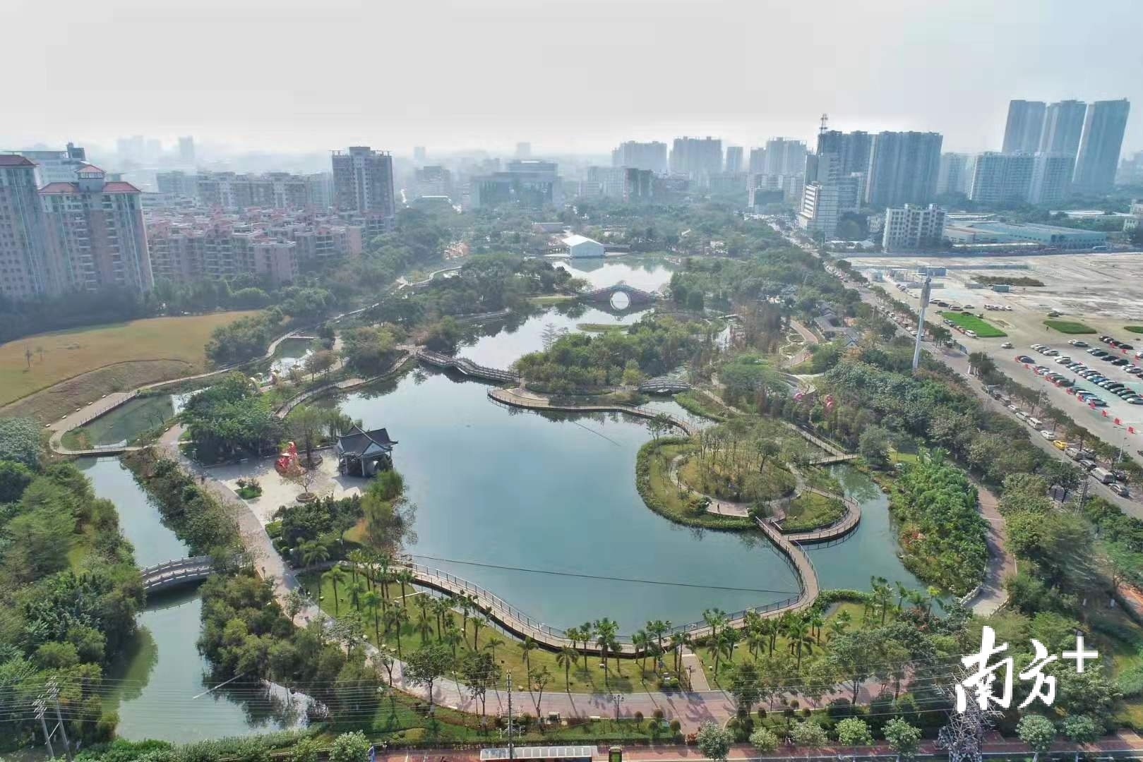 桂城将深化千灯湖、映月湖以及文翰湖三大片区建设，图为映月湖实景。南方日报记者 戴嘉信 摄