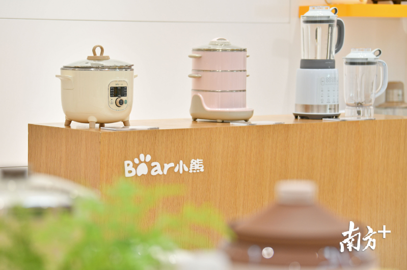 小熊电器生产的部分小家电产品。戴嘉信 摄