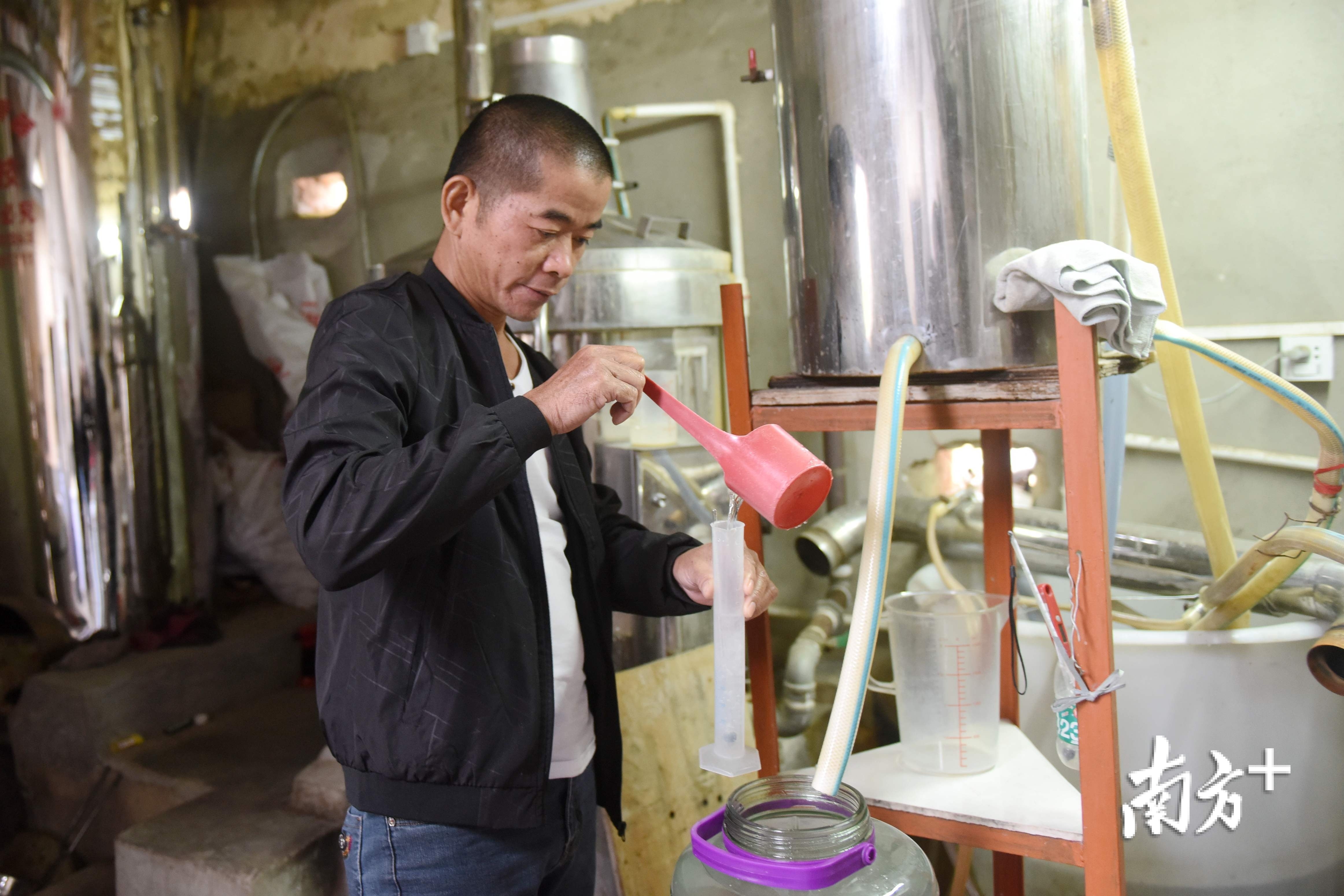 酿酒达人张志球