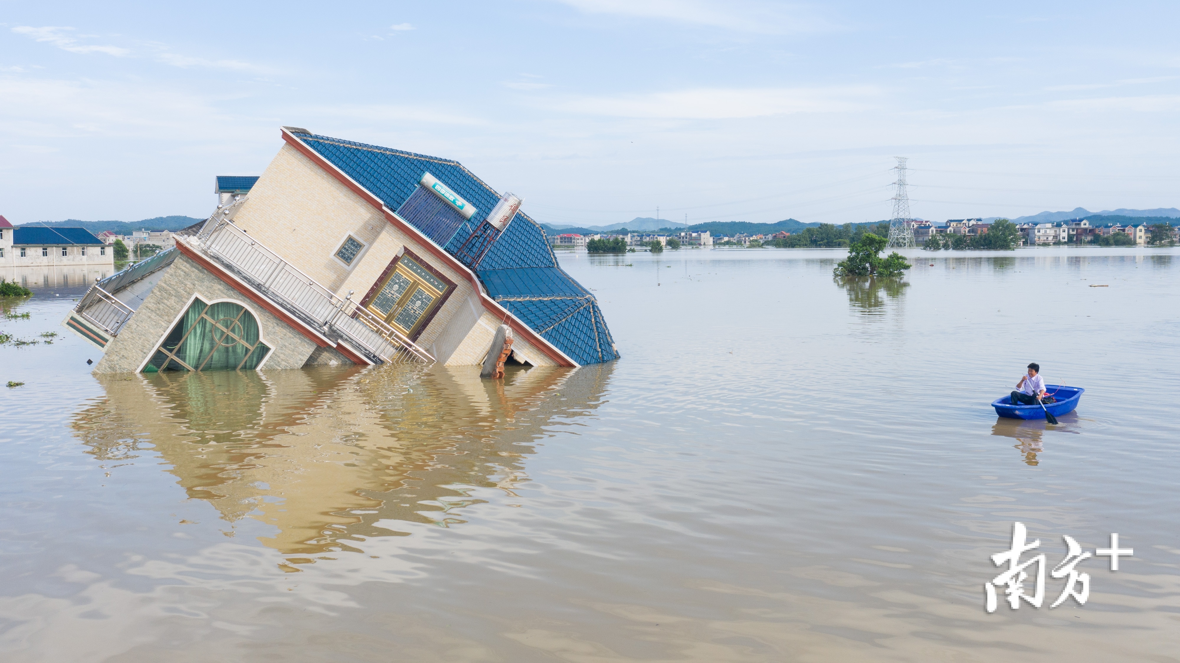 广西融水遭遇超警5米洪水 被淹妇幼保健院一孕妇产下男婴|广西|柳州市|抗洪_新浪新闻