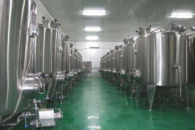 贵州德龙食品科技有限公司发酵车间一角