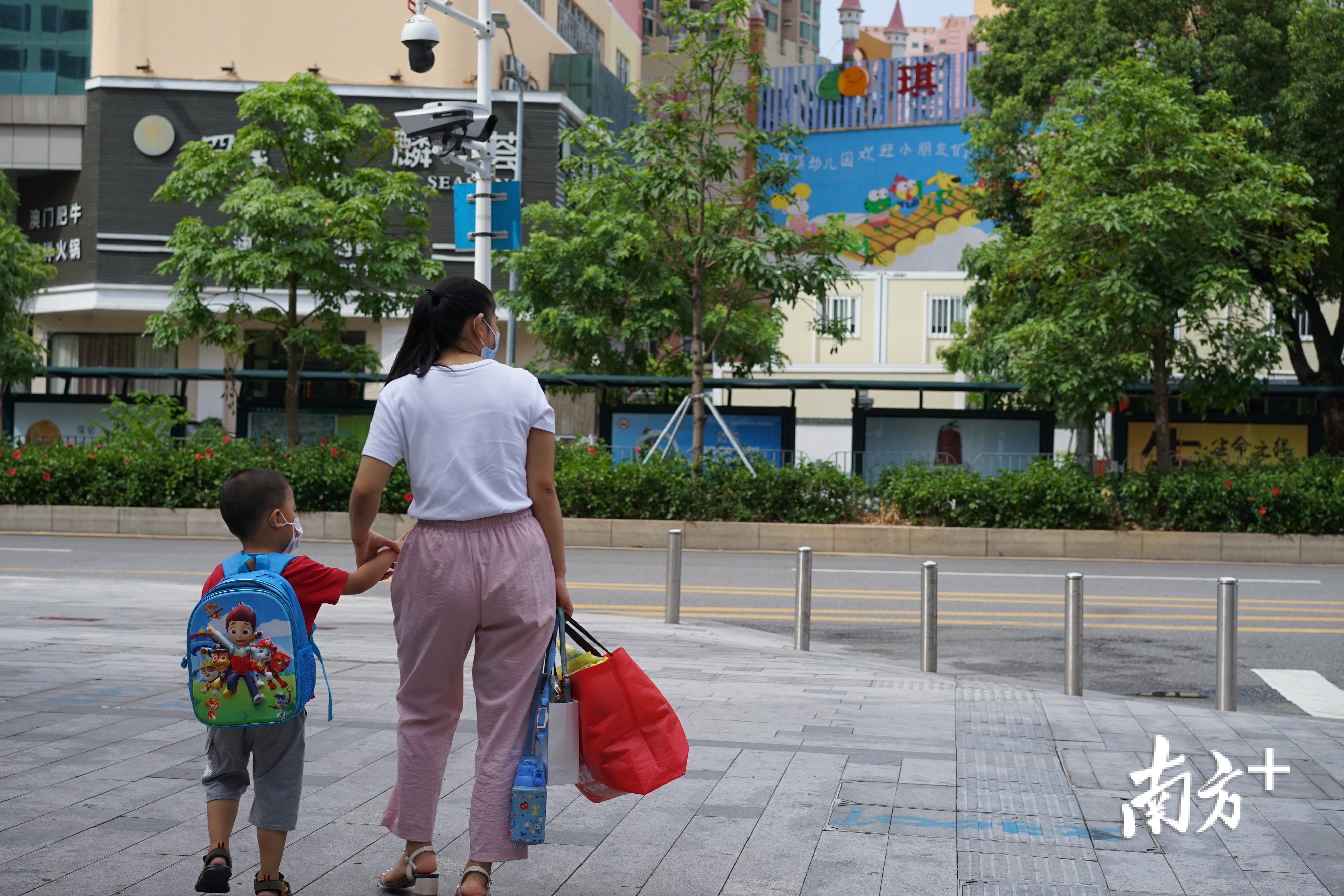 幼儿入园成热点。李荣华 摄
