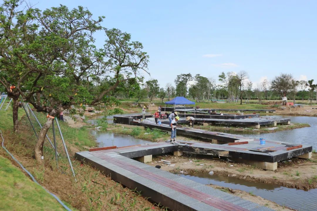 建设现场,工人们正在紧张施工中。罗霈 摄 建设现场,工人们正在紧张施工中。罗霈 摄
