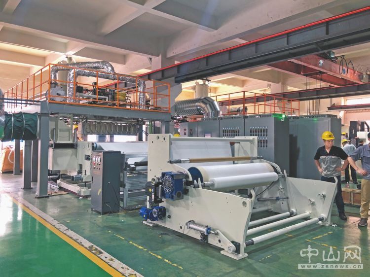 广东华星塑料机械有限公司生产车间。 广东华星塑料机械有限公司生产车间。