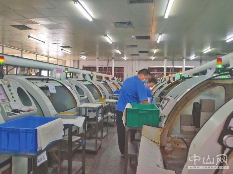 中山东颐光电科技有限公司生产车间。