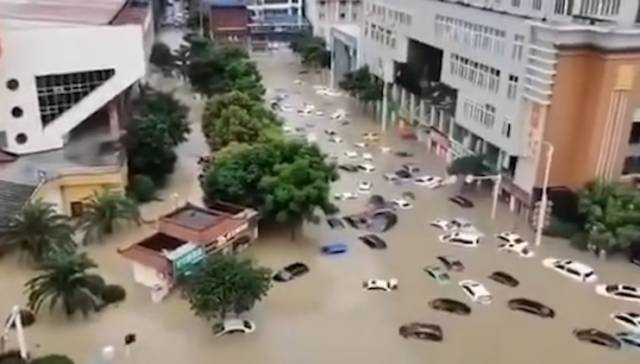 南方视频 | 湖北恩施遭遇严重内涝，启动城市防洪一级响应