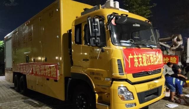 昨晚，佛山派出最强抢险装备支援江西