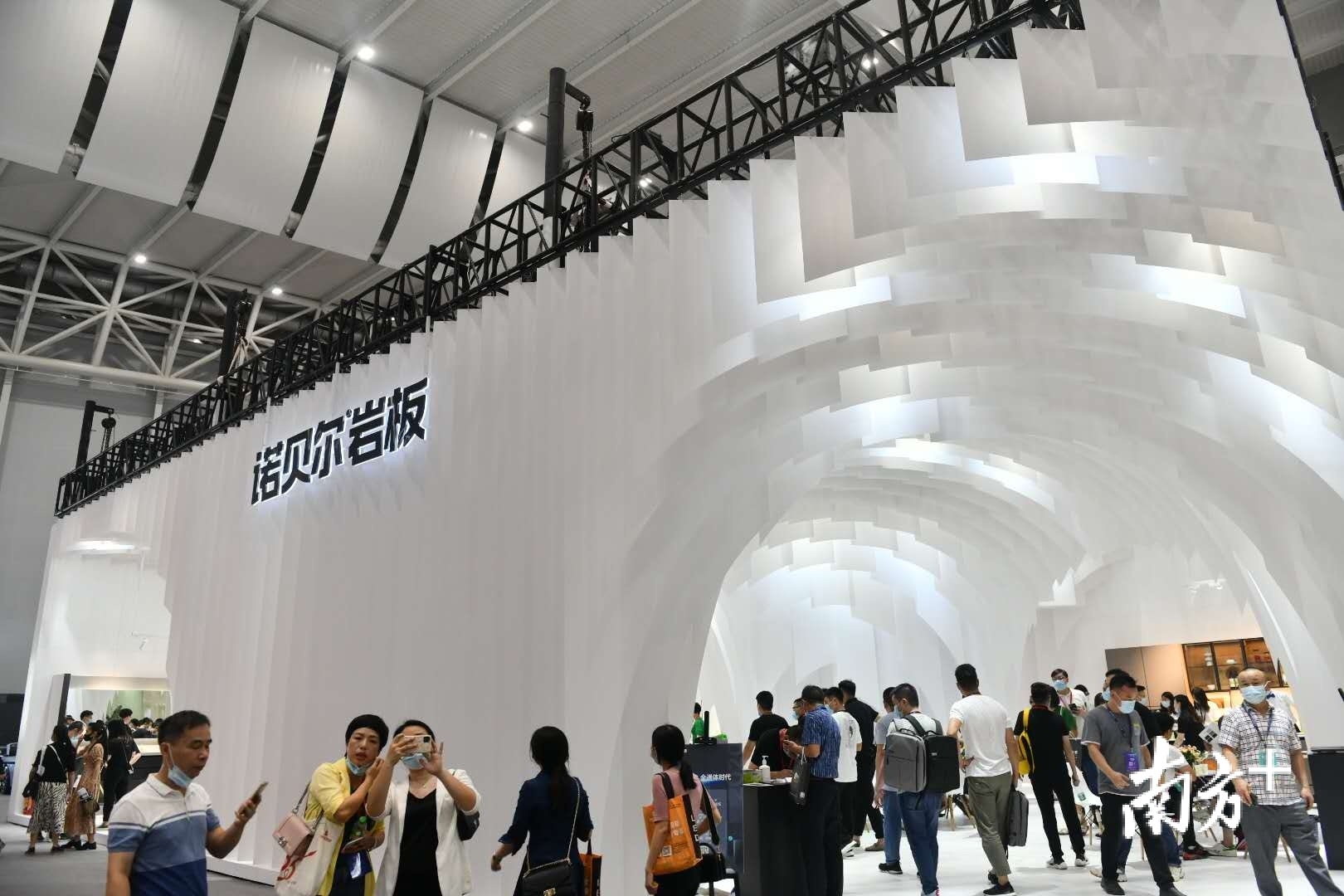 诺贝尔岩板展厅。