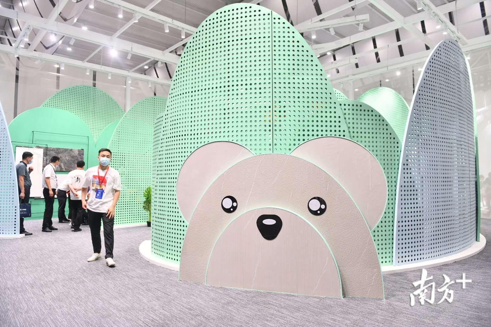 宏陶陶瓷展厅。