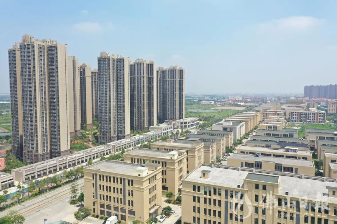 地块周边已建设了联东U谷和美的翰湖苑等项目 地块周边已建设了联东U谷和美的翰湖苑等项目