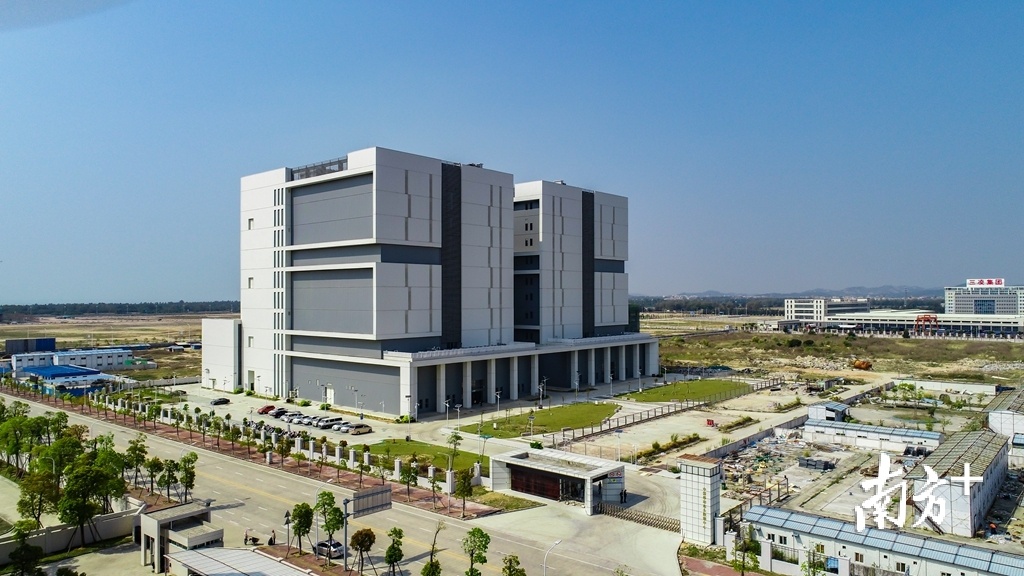 汕头正持续加速推进信息基础建设,图为落户汕头的粤东数据中心。 汕头正持续加速推进信息基础建设,图为落户汕头的粤东数据中心。
