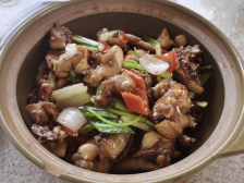 美食+ | 啫啫鸡煲：素与荤的唯美搭配