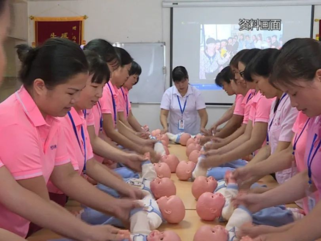 河源妹放弃欧洲高薪,回乡带领村民“走向我们的小康生活”