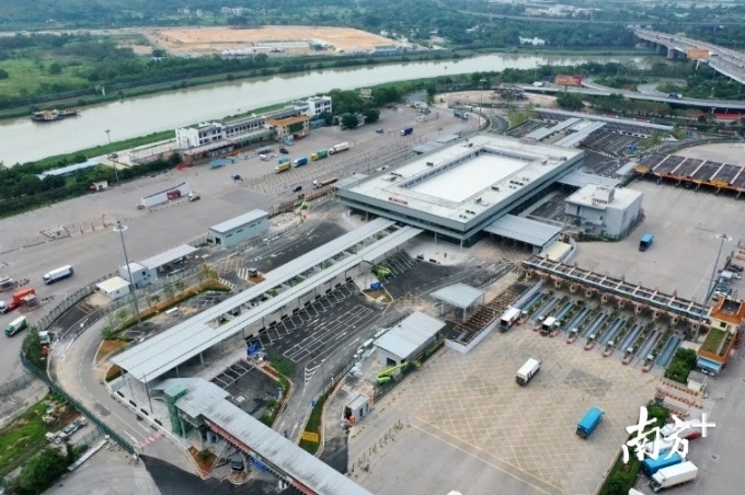 南方日报记者 鲁力 摄 南方日报记者 鲁力 摄