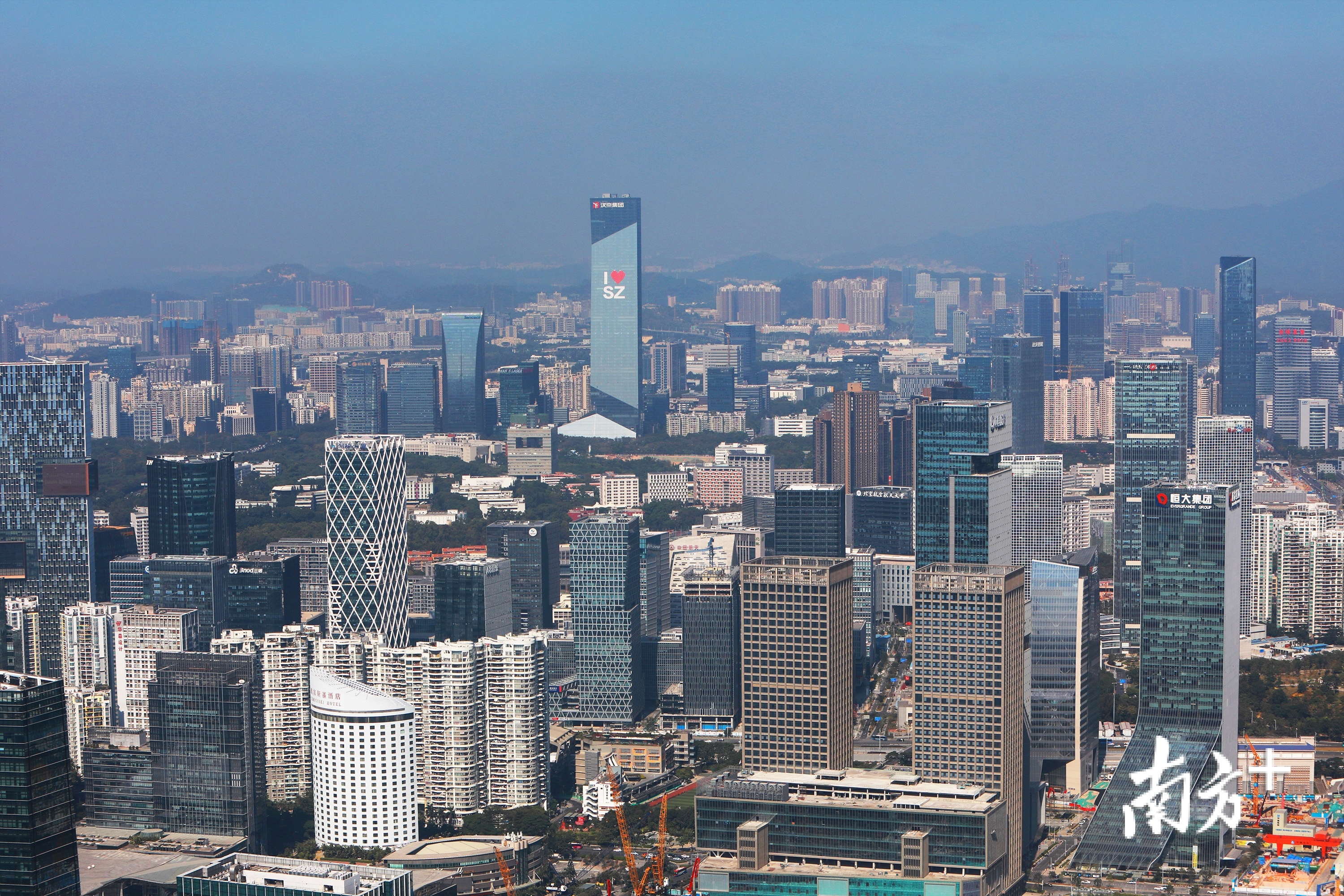 南方观察 | 深圳经济半年考:难能可贵的 0.1%,如何做到的?