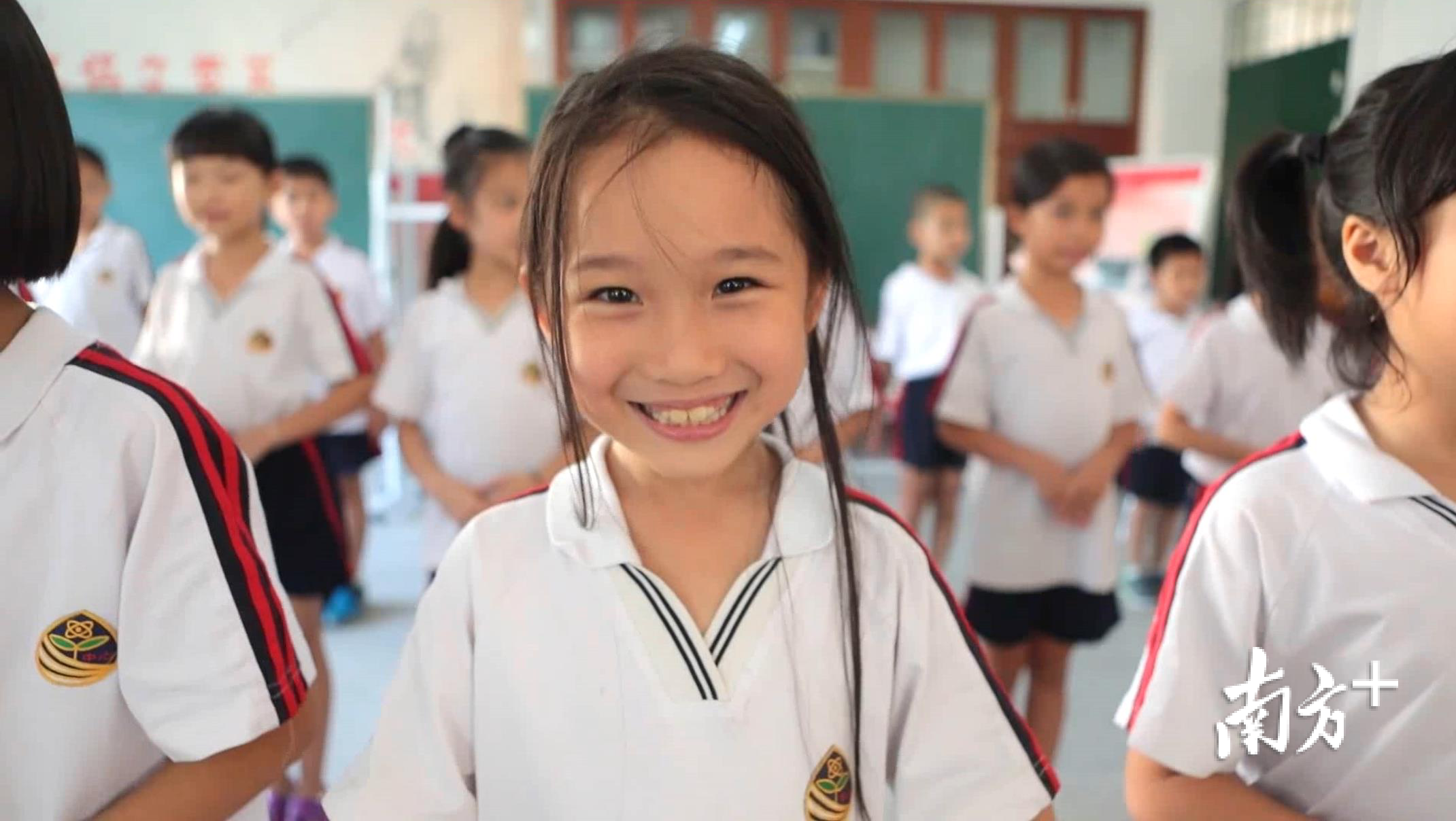 三水致力打造百万人口区域中心城区。图为三水区西南街道中心小学学生参加集体活动。资料图片