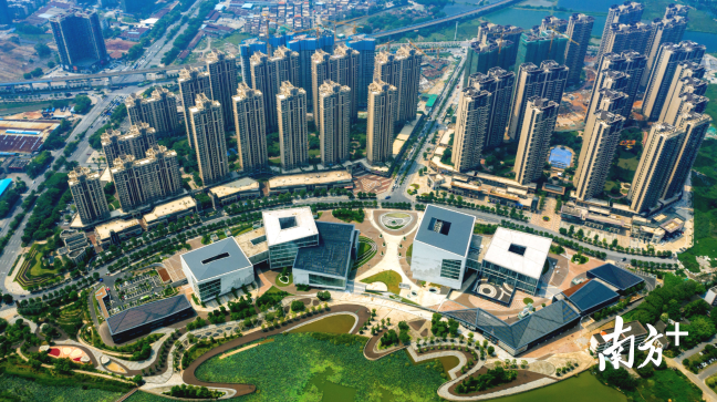 三水新城作为三水城市新极核正在快速生长。图为三水新城文化活动中心。植亮应摄