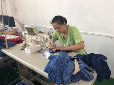 莞韶帮扶|带娃工作两不误，扶贫车间成留守妇女新舞台（附视频）