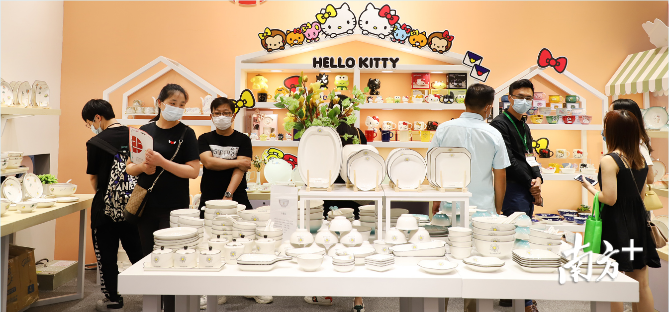 很多传统的陶瓷生产商推出与各类IP的合作产品。