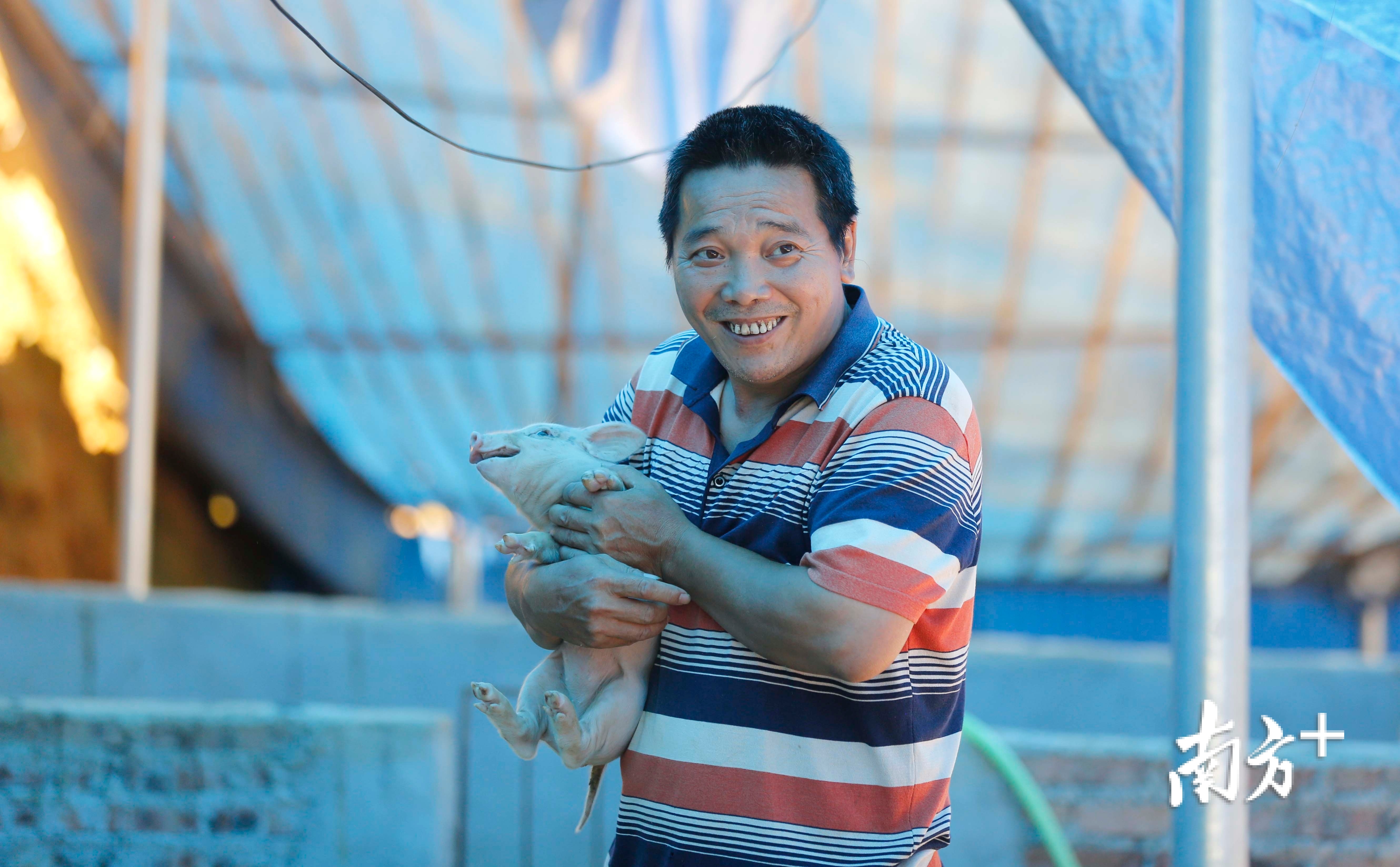 大汕村的“养殖能手”梁肇谋。