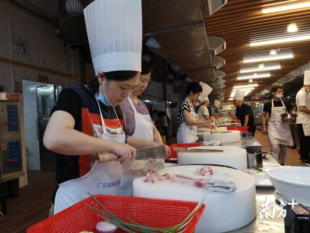 中山职业技术学院省级粤菜师傅培训基地培训班开班。