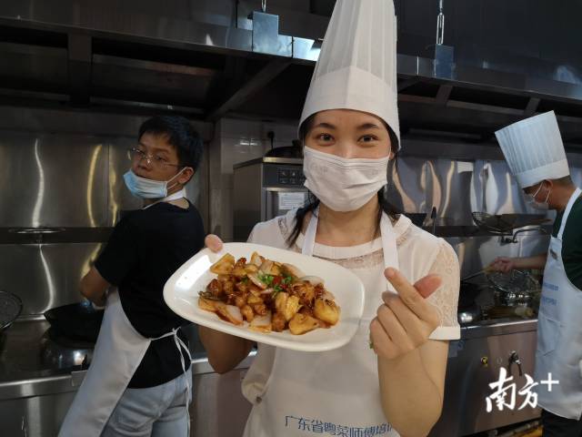 糖醋咕噜肉出炉。