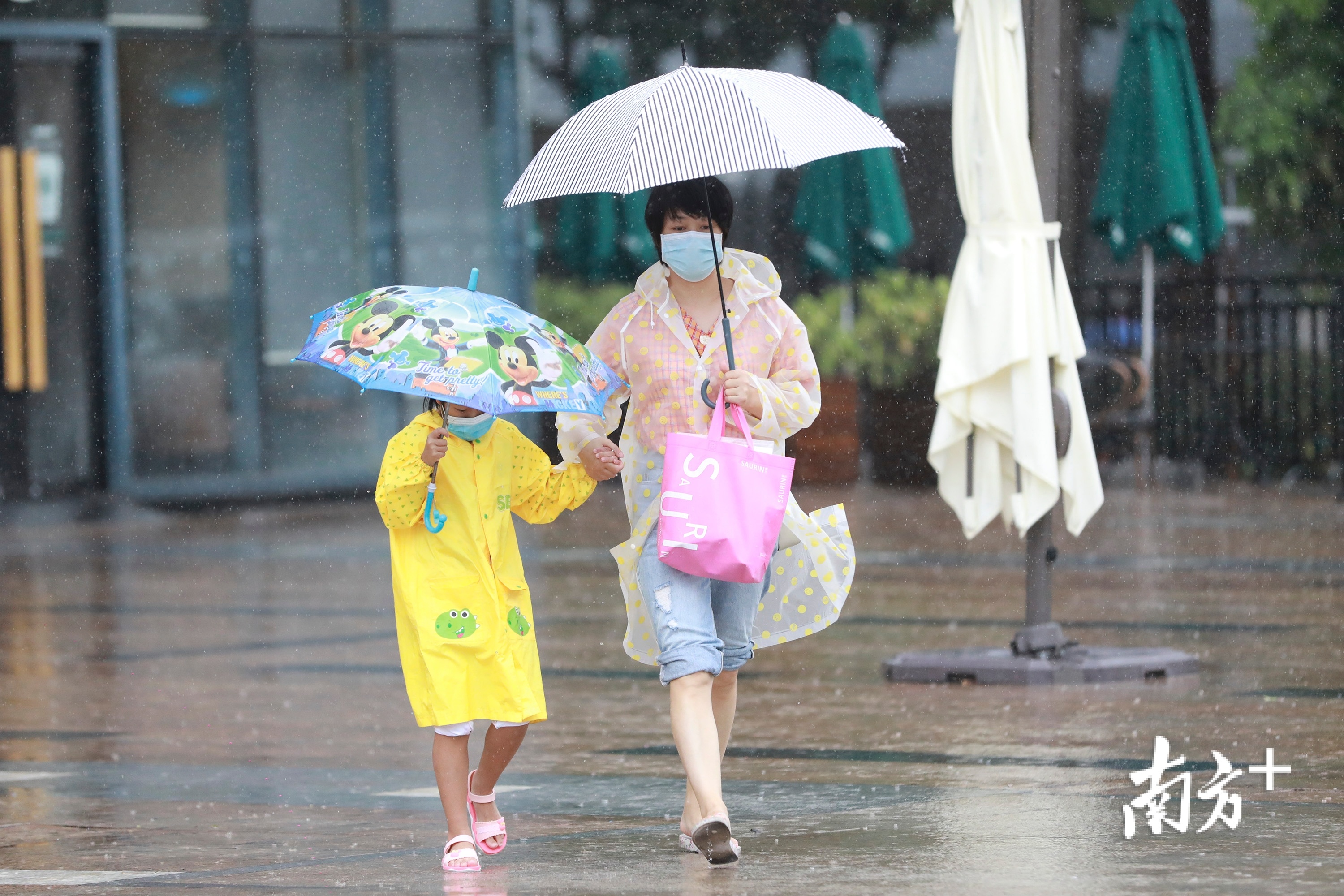 东莞下雨