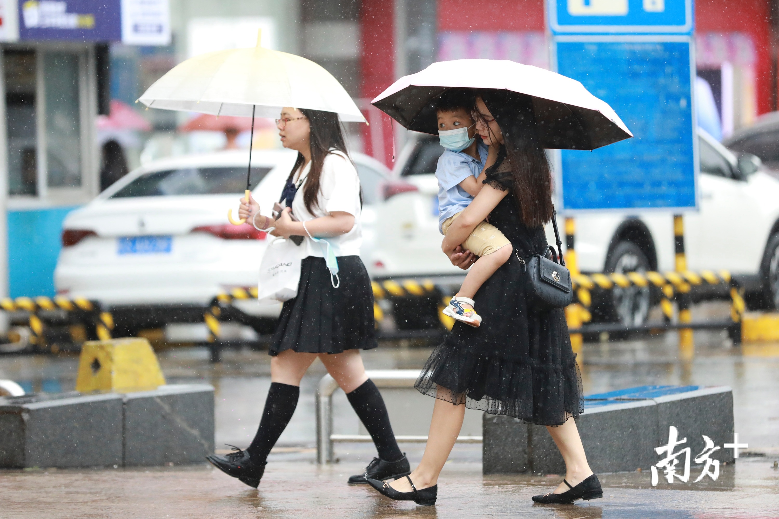 东莞下雨