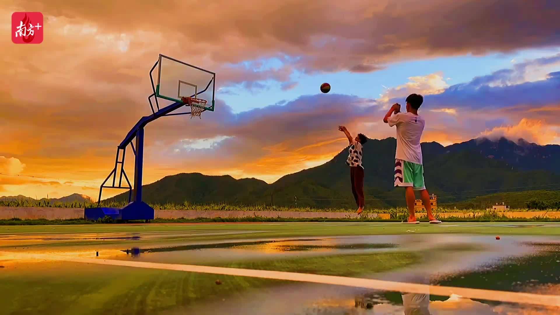 篮球场夕阳壁纸图片