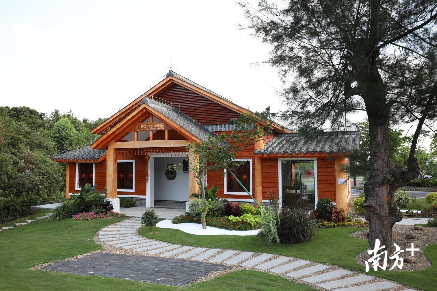 颜值高、环境美的木头冲村公厕。