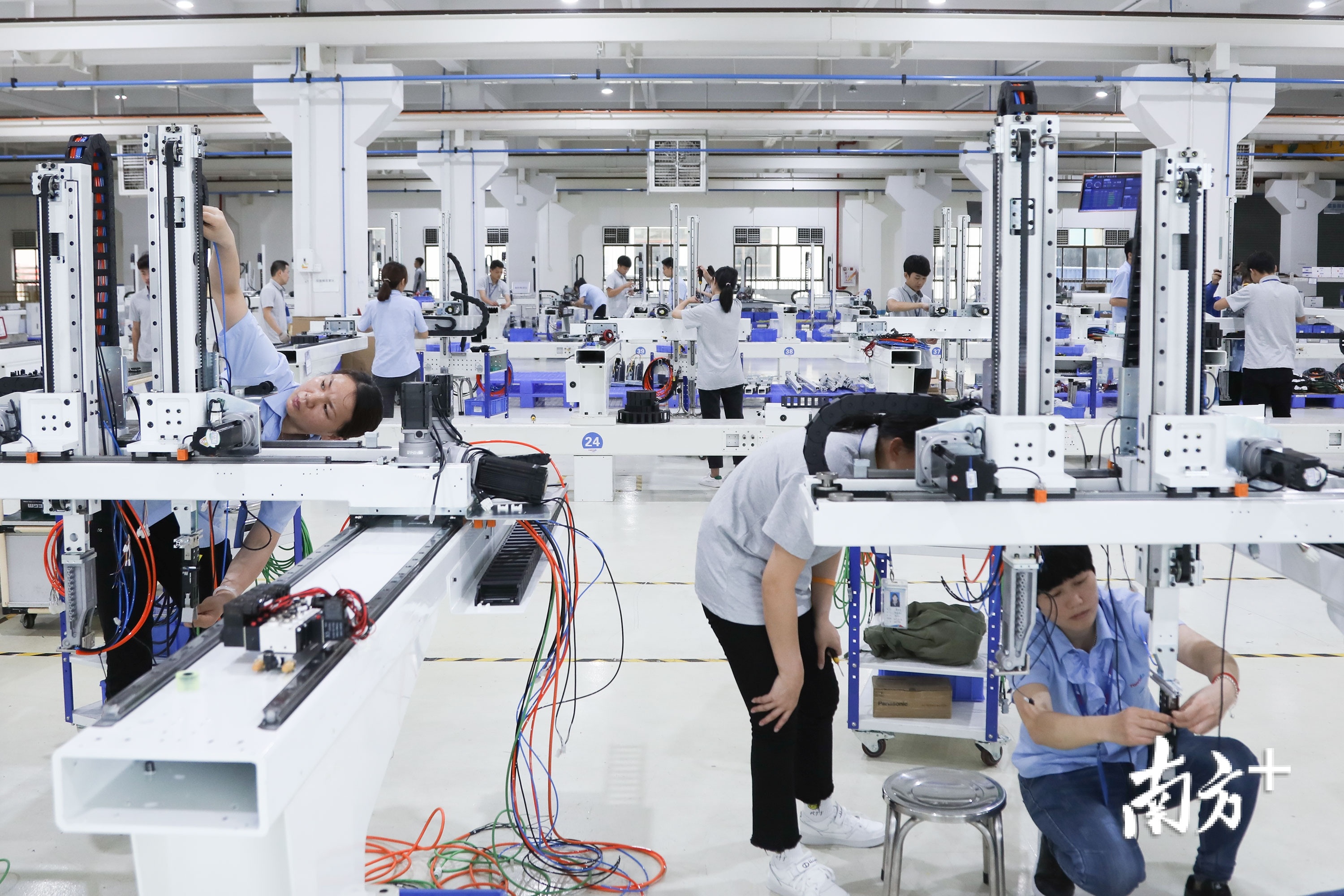 拓斯达公司获减免一半的投保金,如今正积极开拓东南亚、北美等国家市场。 拓斯达公司获减免一半的投保金,如今正积极开拓东南亚、北美等国家市场。