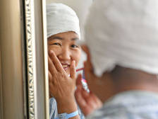 “诚信女子”魏月董完成手术，“等伤养好了，我想回家见妈妈”