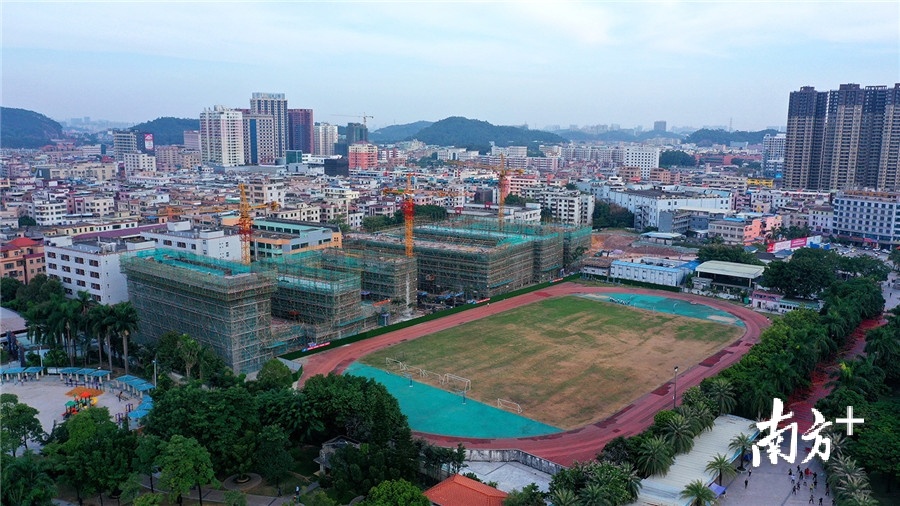 黄江中学加快改造升级