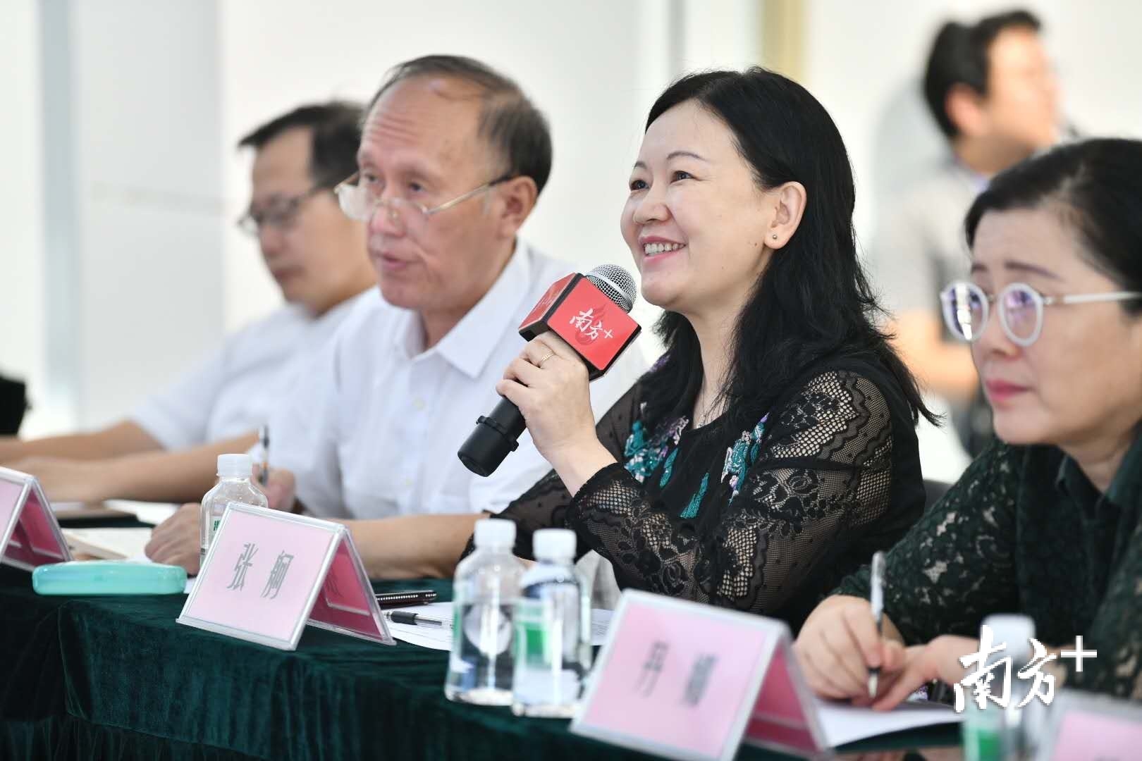 评委进行现场提问.戴嘉信 摄