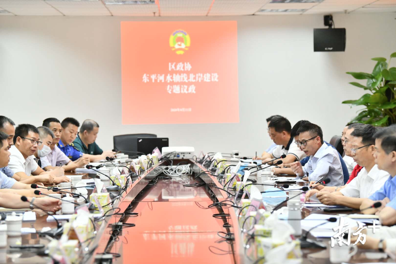 禅城区政协委员们纷纷建言。