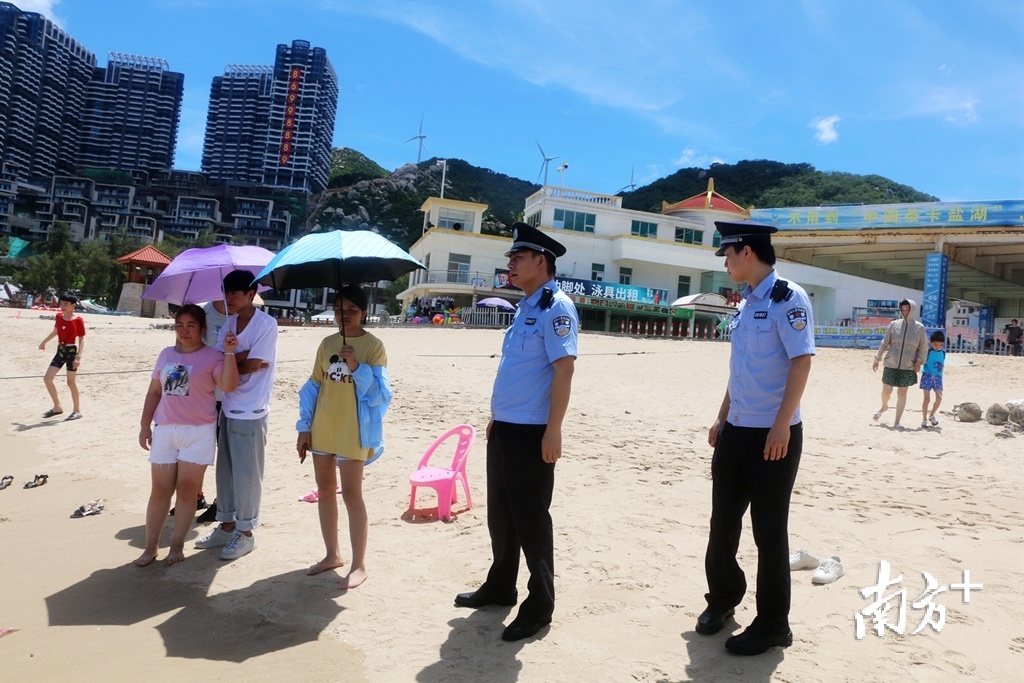 南澳设置旅游警察，意在提升旅游服务、维护海岛旅游秩序。