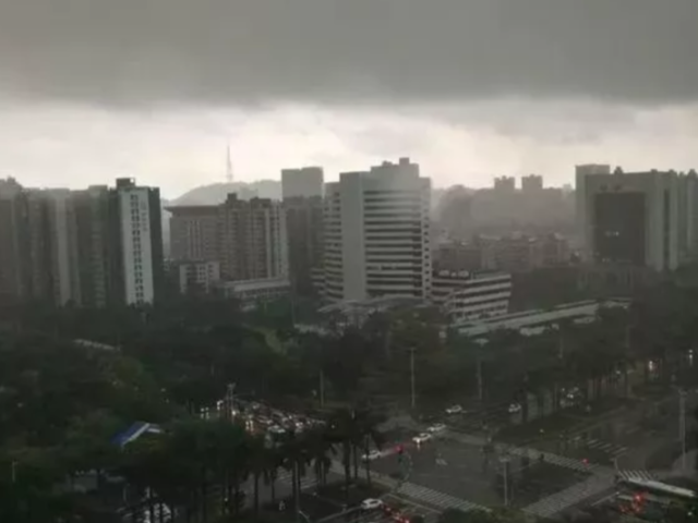 提醒！珠海双预警生效！暴雨+雷暴来了！