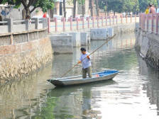 加快尾水接驳与河涌治理，万江力争今年底前消除黑臭水体