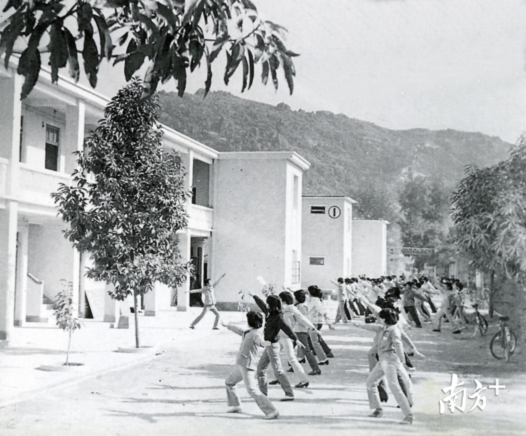 1983年招生时的临时学生宿舍。汕头大学供图