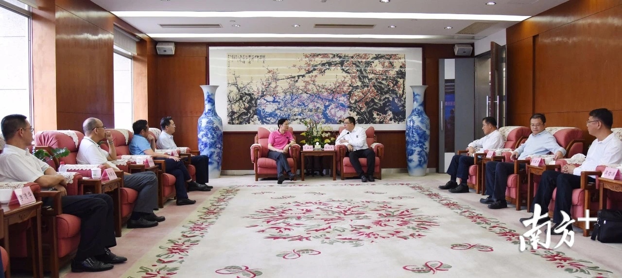 8月14日,清溪镇人民政府与中建国际投资集团有限公司战略合作协议、中建国际投资集团有限公司与米德兰五金塑胶制品有限公司合作协议签约仪式在清溪举行。