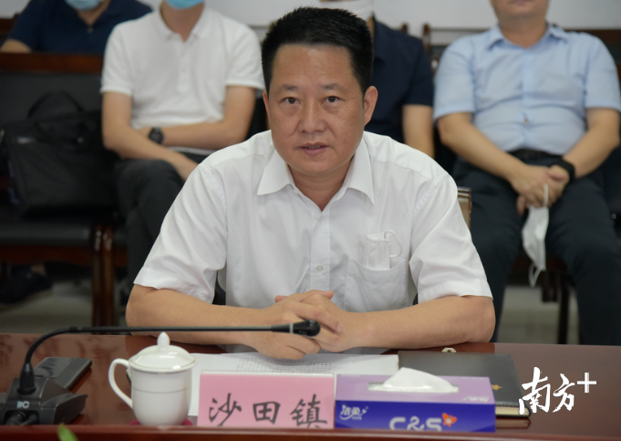 区港镇联动融合发展，两个“管委会”揭牌成立